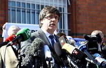 Puigdemont esce di prigione e chiede dialogo a Madrid