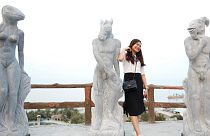 دولت ویتنام از نمایش مجسمه‌های برهنه انتقاد کرد