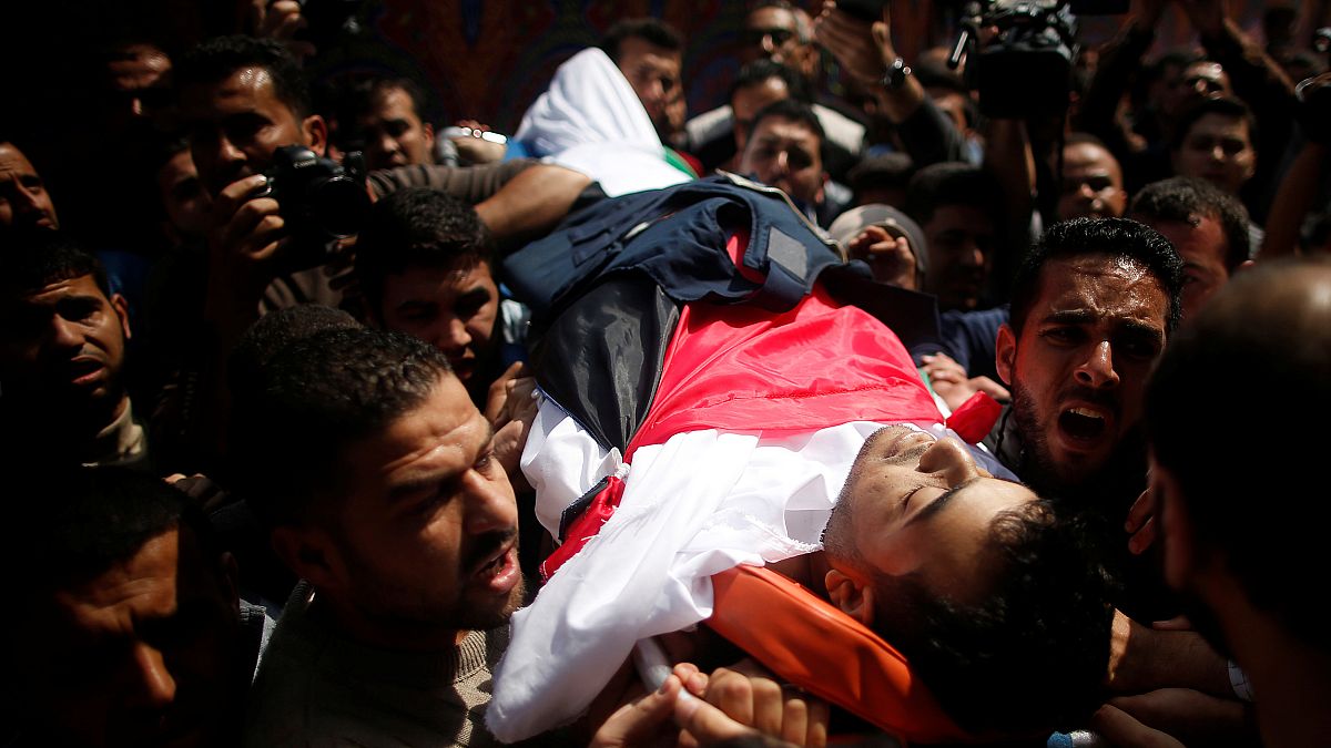 Israeli-Gaza protests: Palestinian journalist killed by Israeli fire