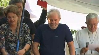 رئيس البرازيل السابق "لولا دا سيلفا" يقول إنه سيسلم نفسه للعدالة 