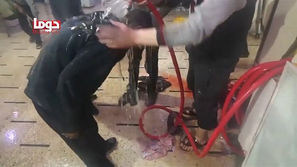 Siria: attacco chimico a Douma, strage di donne e bambini Siria: attacco chimico a Douma, strage di donne e bambini