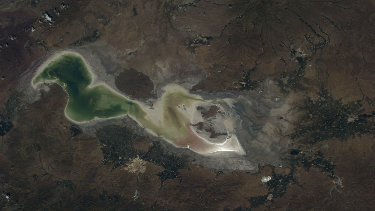 آیا دریاچه ارومیه سرانجام با آب وارداتی ترکیه جان می‌گیرد؟