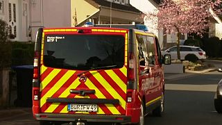 Delays in deactivating an old WWII bomb in a garden in Germany