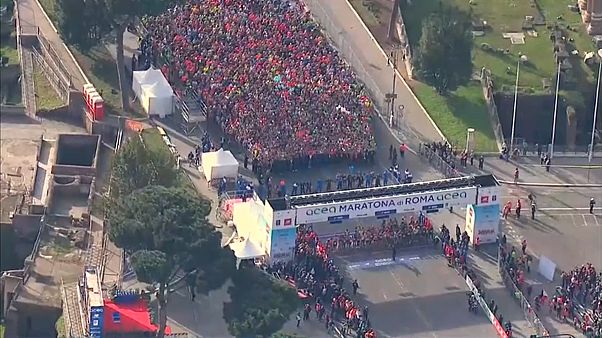 Maratona di Roma, trionfano il keniano Birech e l'etiope Tusa Maratona di Roma, trionfano il keniano Birech e l'etiope Tusa