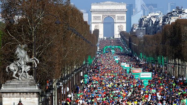 Paris Maratonu'nda yine Kenyalı Lonyangata birinci Paris Maratonu'nda yine Kenyalı Lonyangata birinci