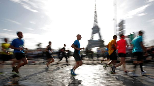 Paris-Marathon: Lonyangata und Saina machen das Rennen Paris-Marathon: Lonyangata und Saina machen das Rennen