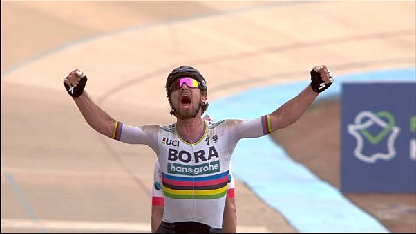Paris-Roubaix yarışının birincisi Peter Sagan oldu Paris-Roubaix yarışının birincisi Peter Sagan oldu
