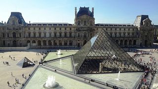 زيارة بن سلمان إلى باريس تبدأ بعشاء مع ماكرون في متحف اللوفر