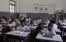 Professores angolanos começam 15 dias de greve