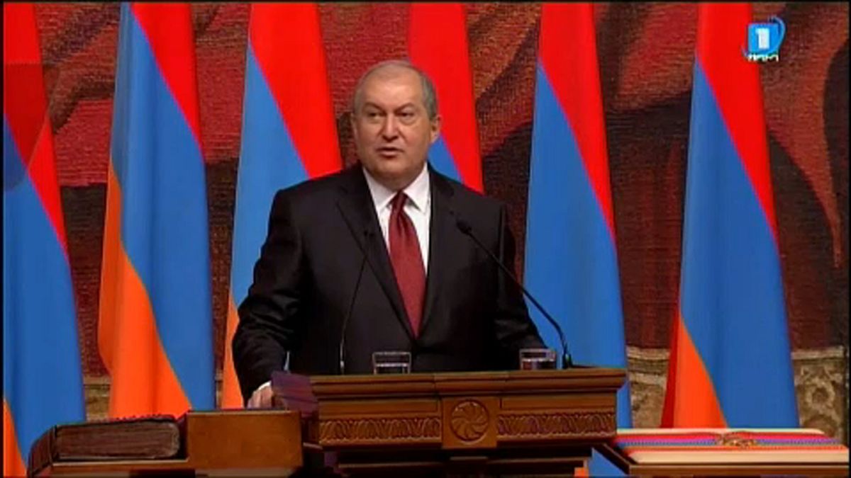 Felesküdött az új örmény elnök