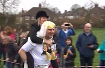 Wife Carrying: o desporto de carregar a mulher