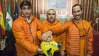 España respalda a los tres bomberos acusados de tráfico de personas en Lesbos