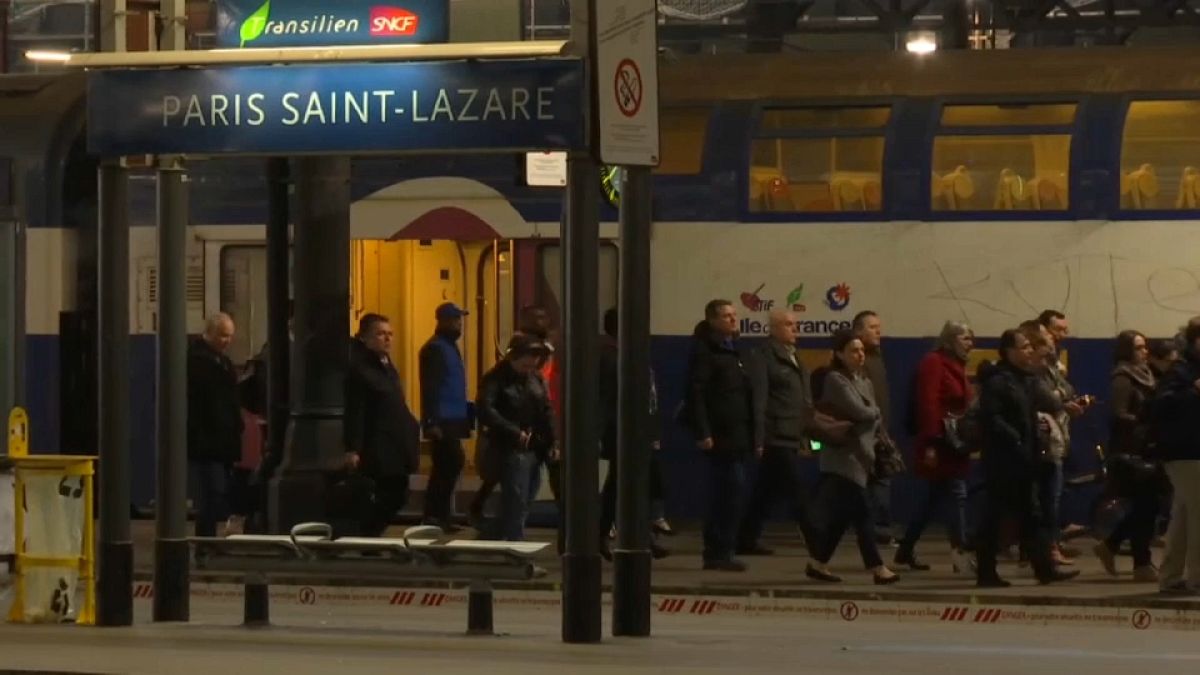 French rail strikes: neither side backs down