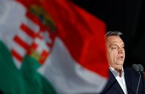 Μουδιασμένη η Ευρώπη από τη νίκη Όρμπαν στην Ουγγαρία
