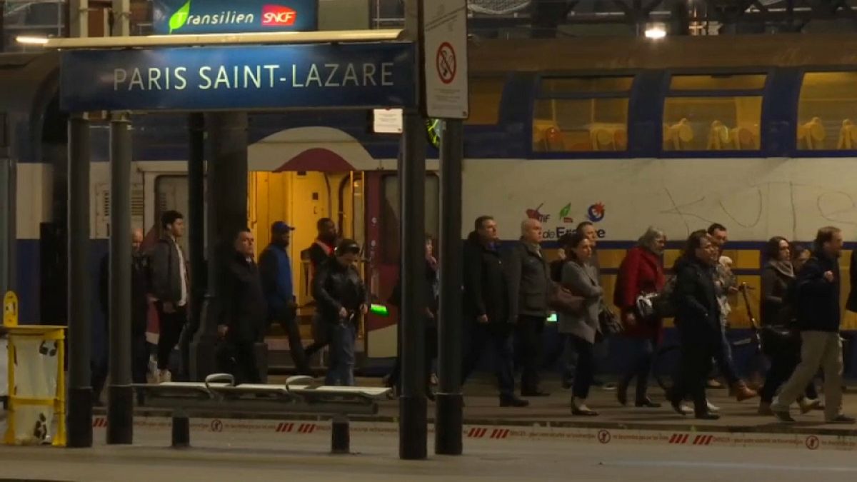 Francia en pie de huelga por la reforma ferroviaria