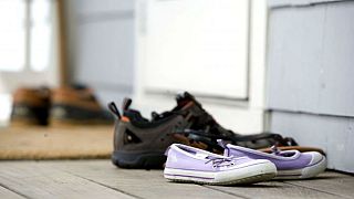 Amerikalı bilim adamı: Evde ayakkabı giymek sağlık açısından riskli