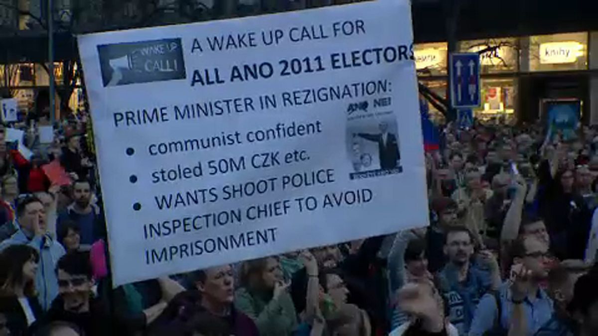 Διαδηλωτές ζητούν την παραίτηση του Τσέχου πρωθυπουργού