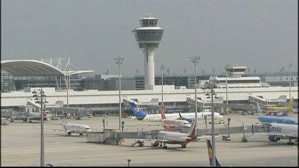 Las huelgas paralizan el transporte aéreo europeo Las huelgas paralizan el transporte aéreo europeo