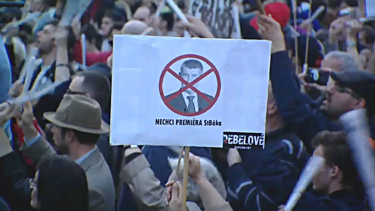 Чехи потребовали отставки премьер-министра