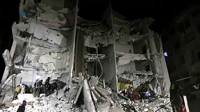 Идлиб: взрыв в жилом доме, два десятка жертв