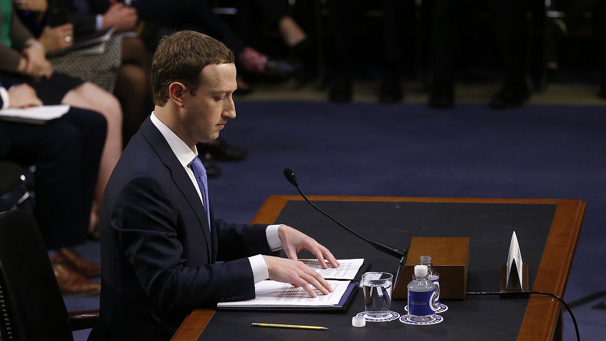 El presidente de Facebook entona el 'mea culpa'
