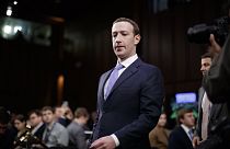 Δημόσια απολογία ενώπιον της Γερουσίας από τον ιδρυτή του Facebook