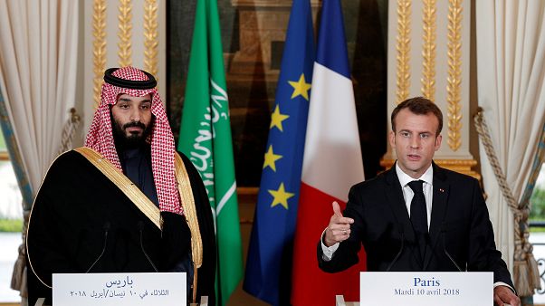 ماكرون يلعب على الحبلين في ميزان بيع الأسلحة للسعودية والوضع الإنساني في اليمن ماكرون يلعب على الحبلين في ميزان بيع الأسلحة للسعودية والوضع الإنساني في اليمن
