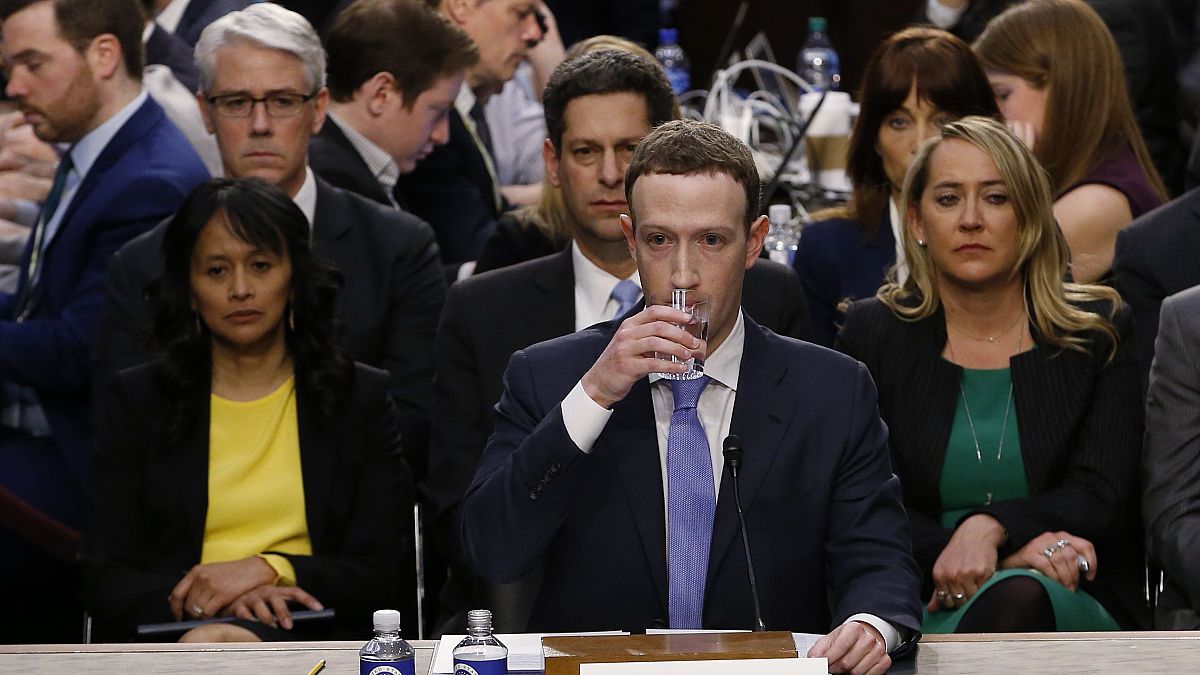 Le scuse di Zuckerberg fanno bene a Facebook