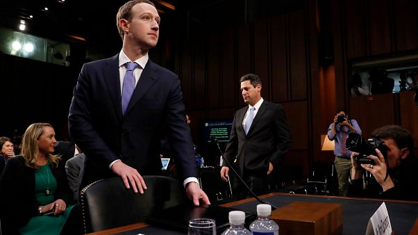 Facebook: Η Γουόλ Στριτ «ψήφισε» Ζάκερμπεργκ Facebook: Η Γουόλ Στριτ «ψήφισε» Ζάκερμπεργκ