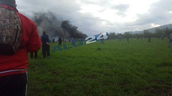 Flugzeugabsturz nahe Algier Flugzeugabsturz nahe Algier