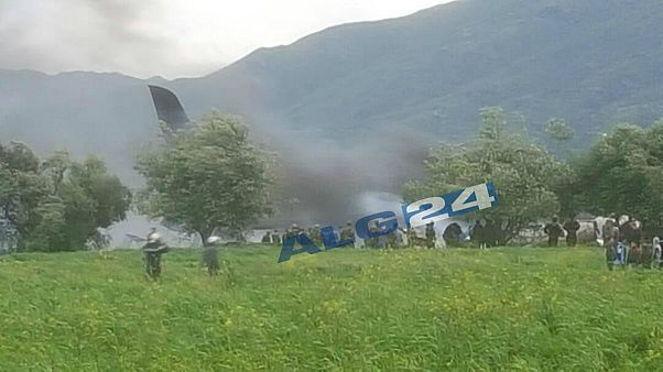 257 قتيلا في تحطم طائرة عسكرية بالقرب من مطار بوفاريك العسكري 257 قتيلا في تحطم طائرة عسكرية بالقرب من مطار بوفاريك العسكري