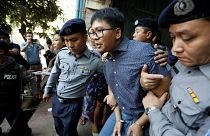 Les journalistes birmans de Reuters restent accusés 