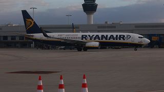 Ryanair: «Μαχαίρι» στις πτήσεις της Ελλάδας- Ποια δρομολόγια «κόβονται»