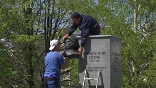 В Белграде демонтировали бюст Гагарина