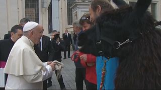 Udienza del mercoledì, il Papa saluta tre lama