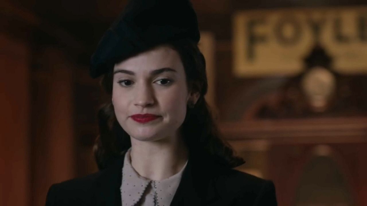 Lily James se abona al drama histórico