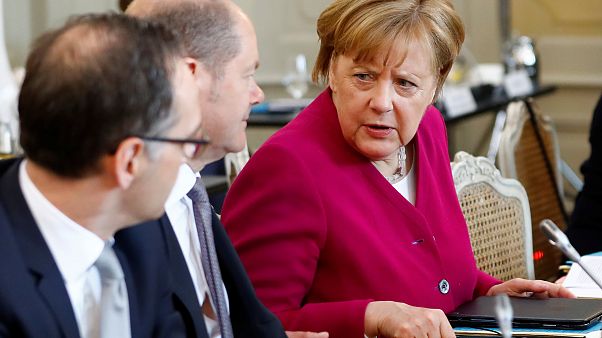 Merkel sieht "schwere Indizien" für Giftgasangriff durch Assad Merkel sieht "schwere Indizien" für Giftgasangriff durch Assad