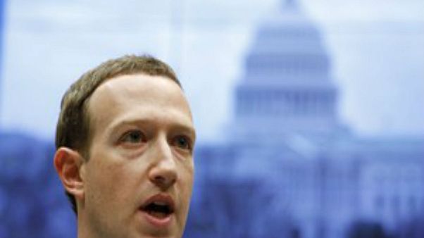 Ζάκερμπεργκ:«Έπεσα κι εγώ θύμα της Cambridge Analytica» Ζάκερμπεργκ:«Έπεσα κι εγώ θύμα της Cambridge Analytica»