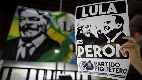Manifestantes pró-lula em protesto na Argentina Manifestantes pró-lula em protesto na Argentina