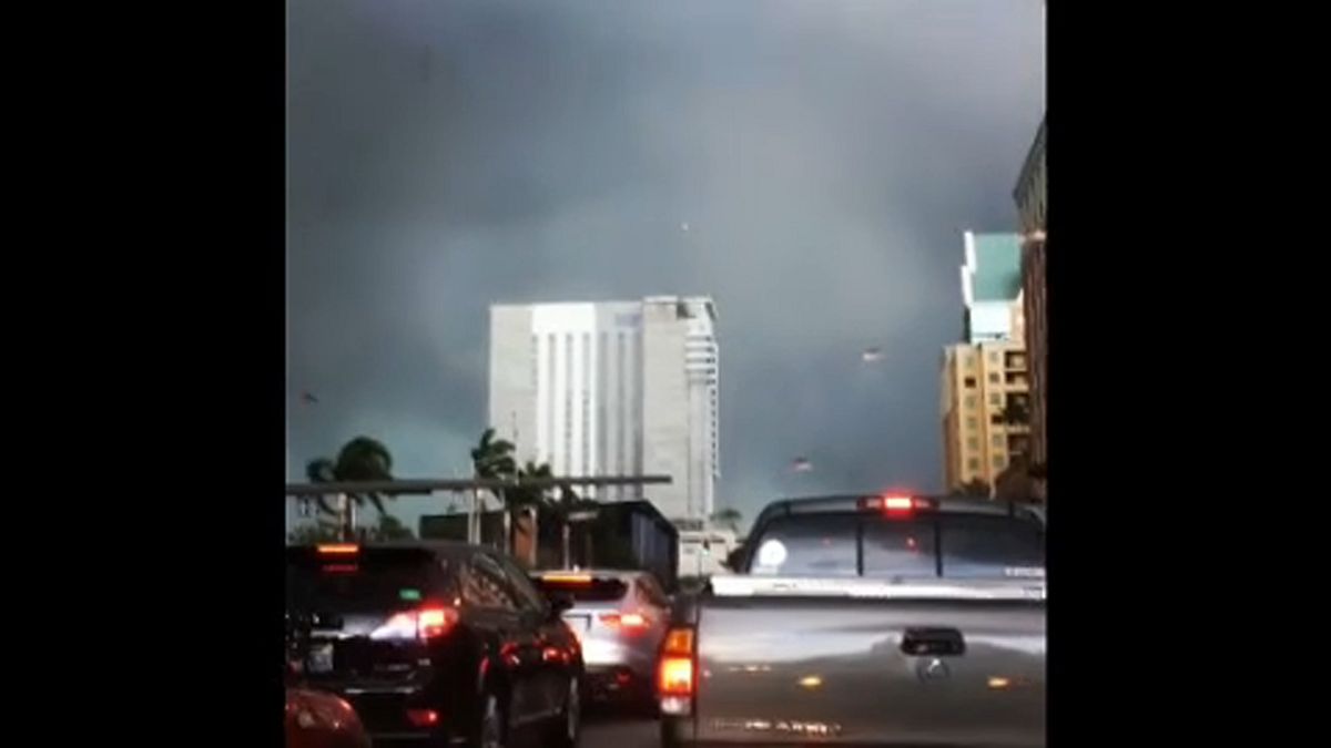 Tornádó söpört át Fort Lauderdale belvárosán