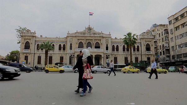 Saldırı tehdidi altındaki Şam'da hayat normal seyrinde Saldırı tehdidi altındaki Şam'da hayat normal seyrinde