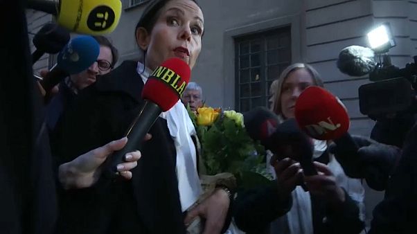 Шведскую академию сотрясают скандалы Шведскую академию сотрясают скандалы