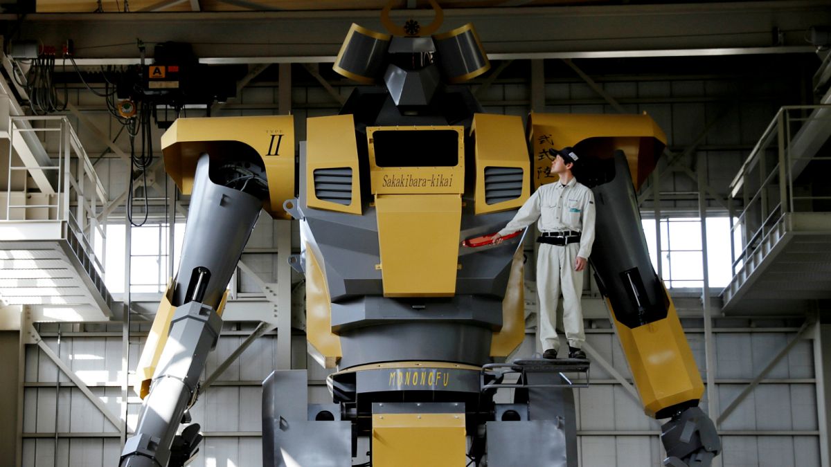 Óriási japán szuperrobot