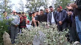 Crash de l'avion militaire : l'Algérie enterre ses premières victimes