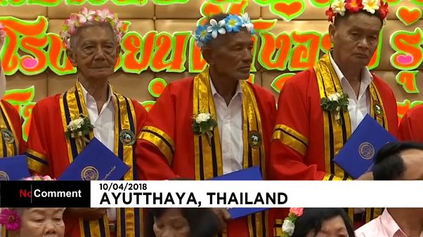Thaïlande : retour à l'école pour les seniors Thaïlande : retour à l'école pour les seniors