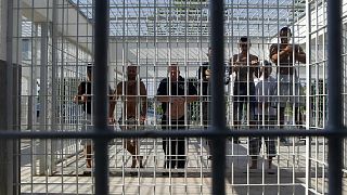  رومانيا "تحسد" مواطنيها المسجونين في سويسرا وتطالب باستعادتهم