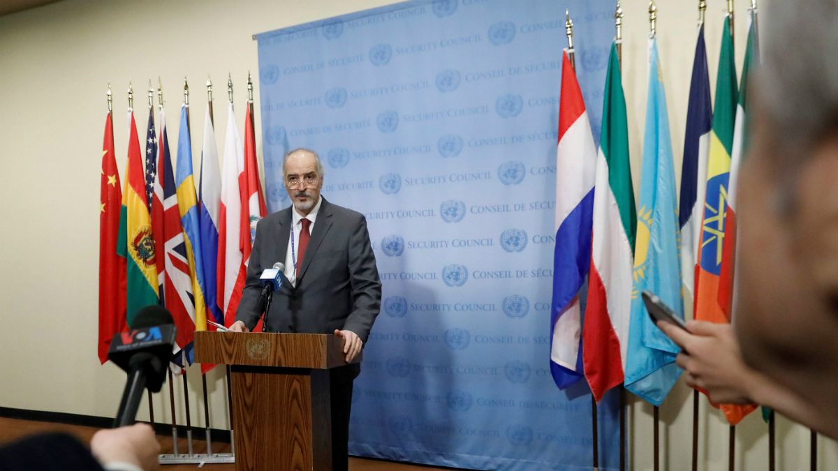  Bashar Jaafari, o embaixador russo na ONU, resiste à pressão do ocidente