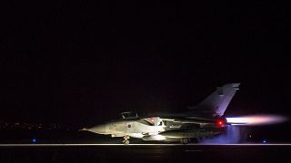 Подготовка британских истребителей к авиаудару по Сирии