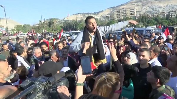 Protestas en Damasco tras los bombardeos Protestas en Damasco tras los bombardeos