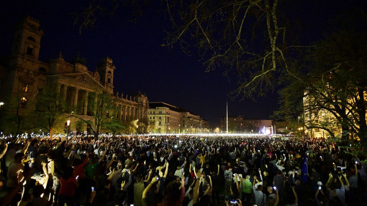 Több tízezren tüntettek Budapesten